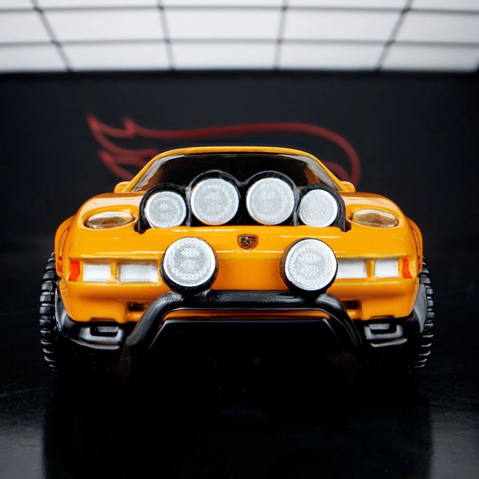 Hot Wheels Collectors Elite 64 Porsche 928 Safari