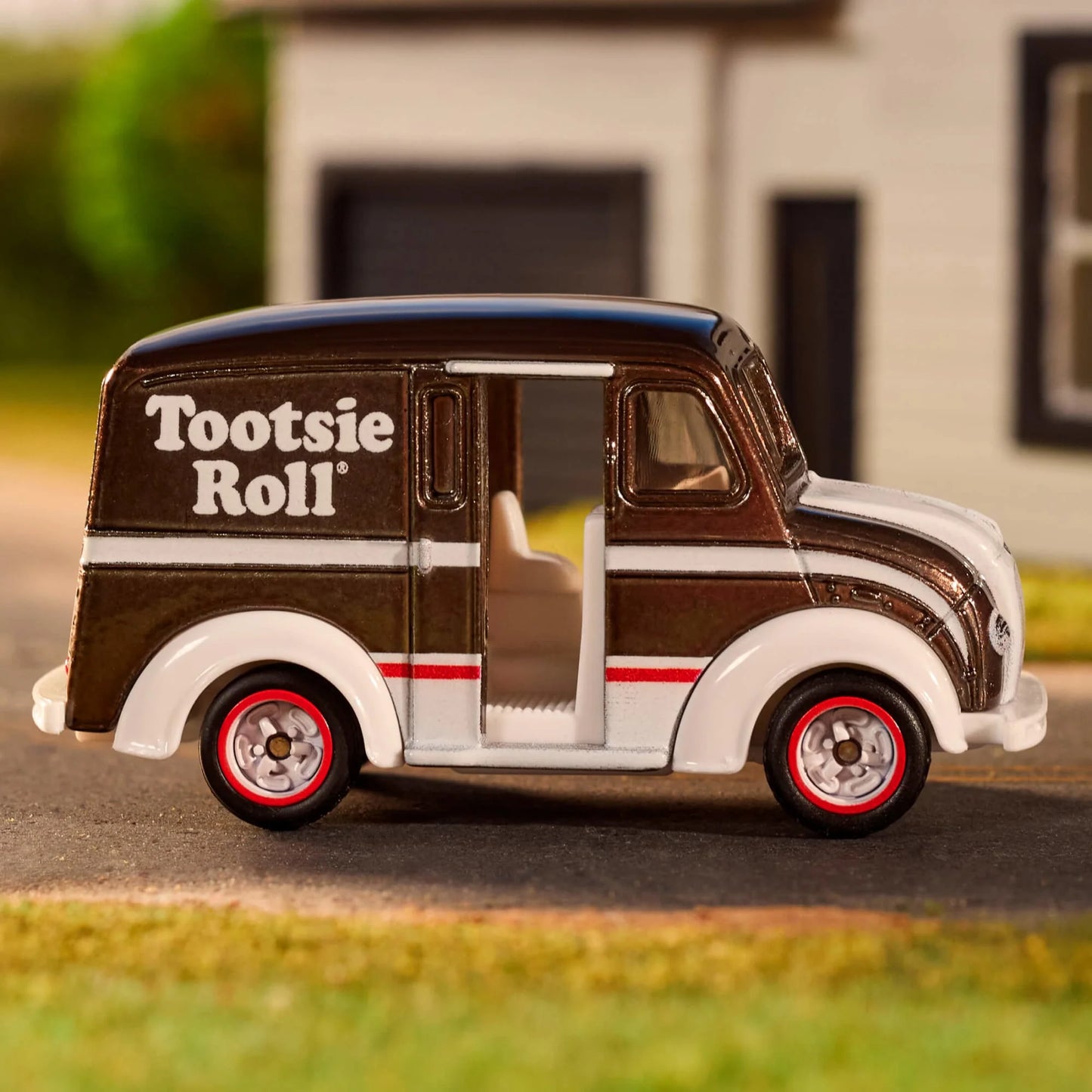 Matchbox Collectors Matchbox Tootsie Roll Divco Milk Truck