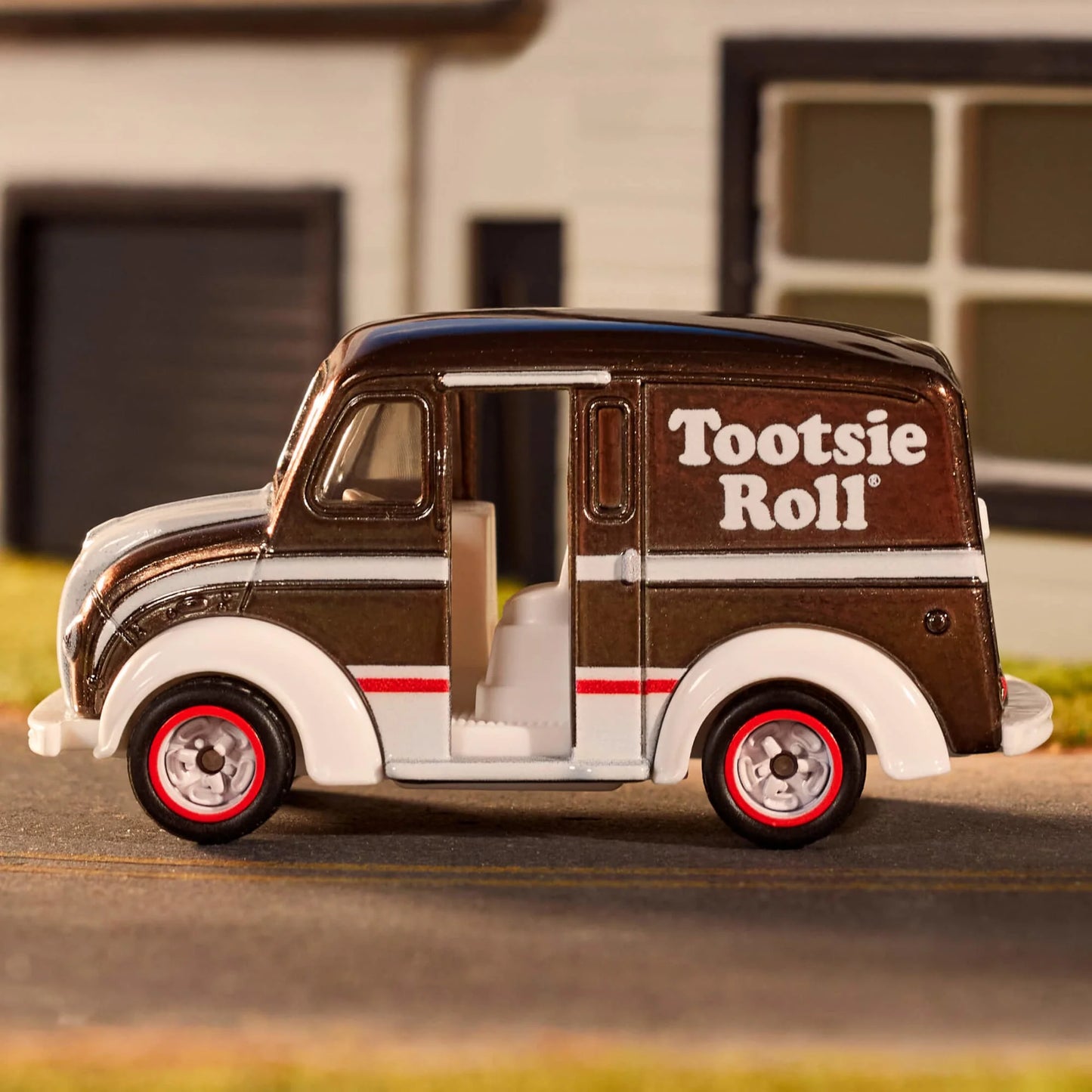 Matchbox Collectors Matchbox Tootsie Roll Divco Milk Truck