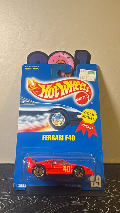 Hot Wheels Gold Medal Speed Ferrari F40 Collector No. 69 (UH Wheel Variation)